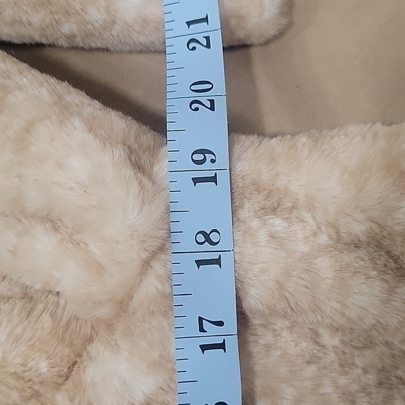 Jack by BB Dakota. Size M. Faux Fur Cropped Jacket. NEW with Tag! - Picture 6 of 11